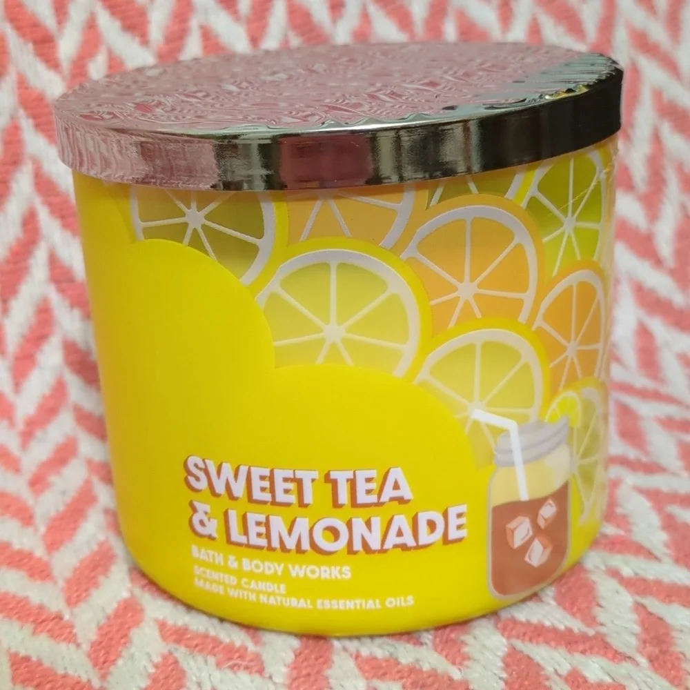 NWT BBW Bath and Body Works 3-Wick 🍋 Sweet Tea & Lemonade Candle 14.5 oz